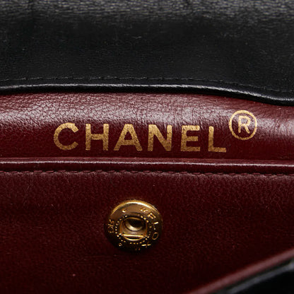 Chanel CC Quilted Leather Chain Flap Bag Leather Shoulder Bag in Good condition