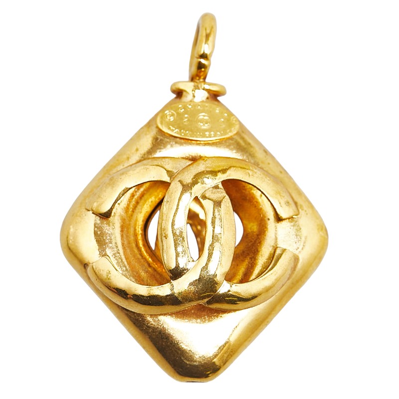 Chanel CC Diamond Pendant  Metal Necklace in Good condition