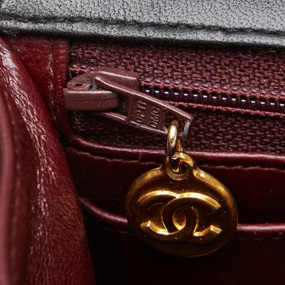 Chanel CC Vertical Quilt Leather Flap Bag Leather Shoulder Bag in Good condition
