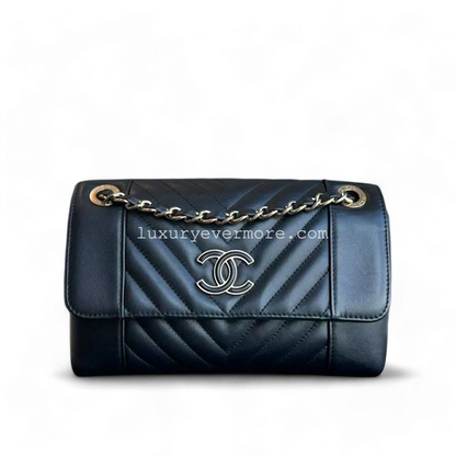 Chanel Seasonal Flap - Calfskin Quilted Small Daily Chevron Flap Black Sereis 27