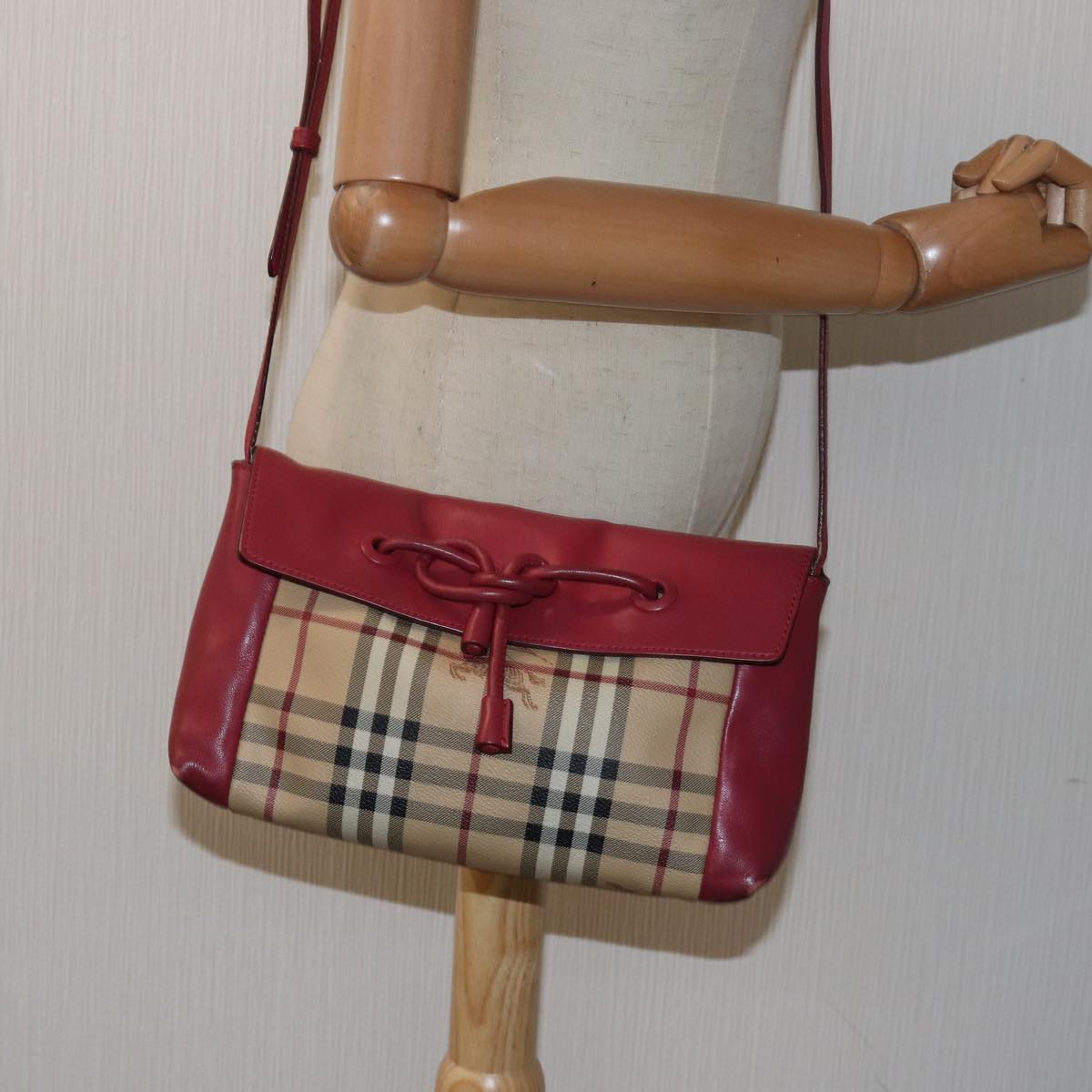 BURBERRY Nova Check Shoulder Bag