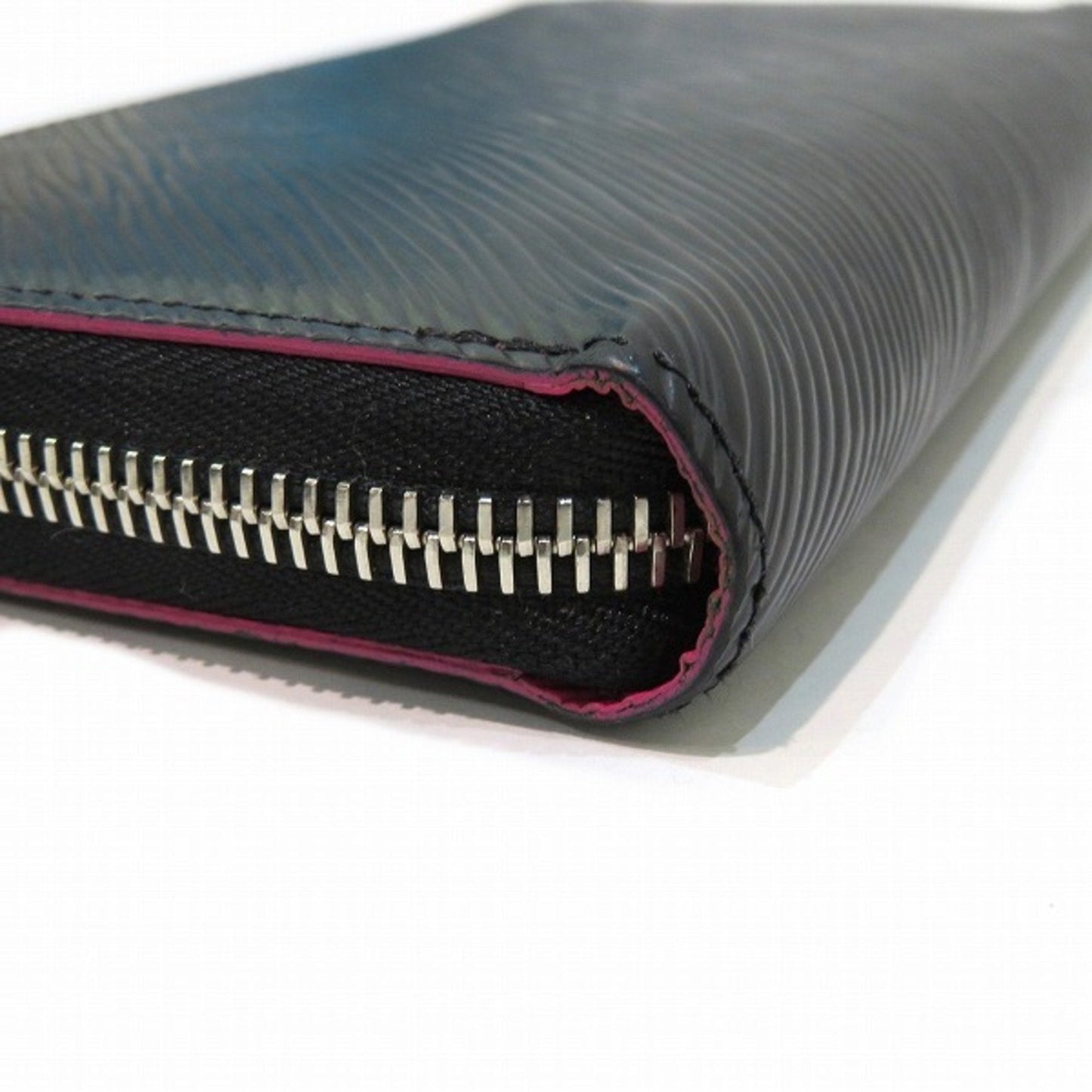 LOUIS VUITTON Zippy wallet