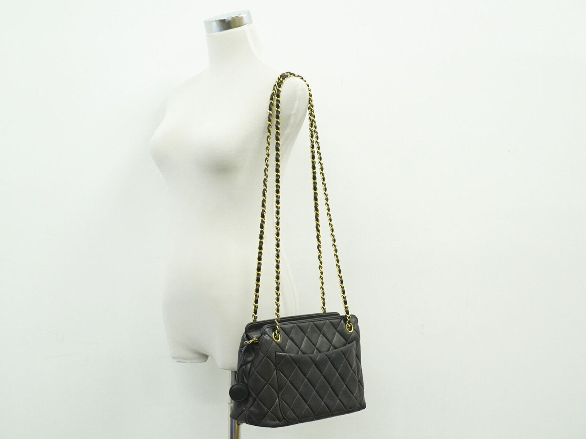 Chanel Shopping