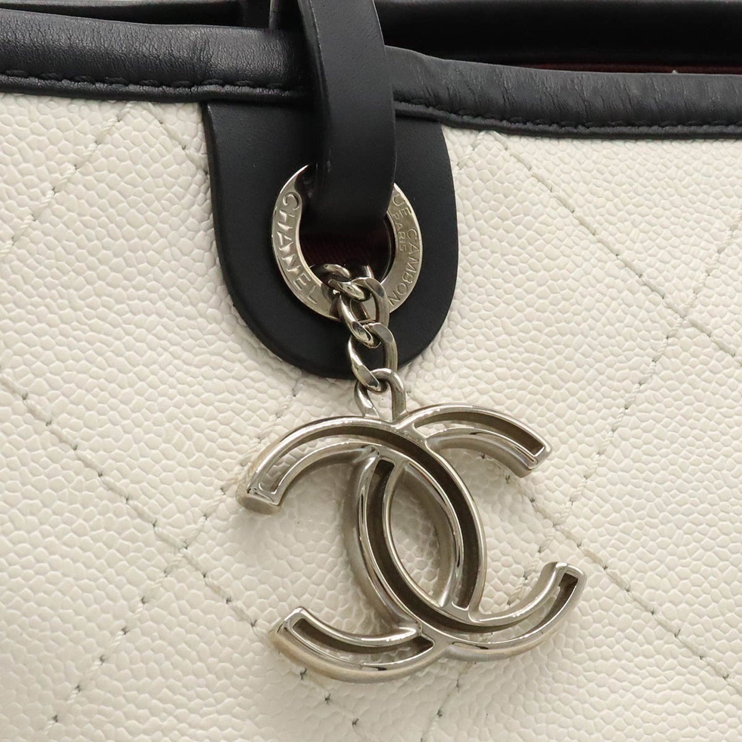 Chanel On the road