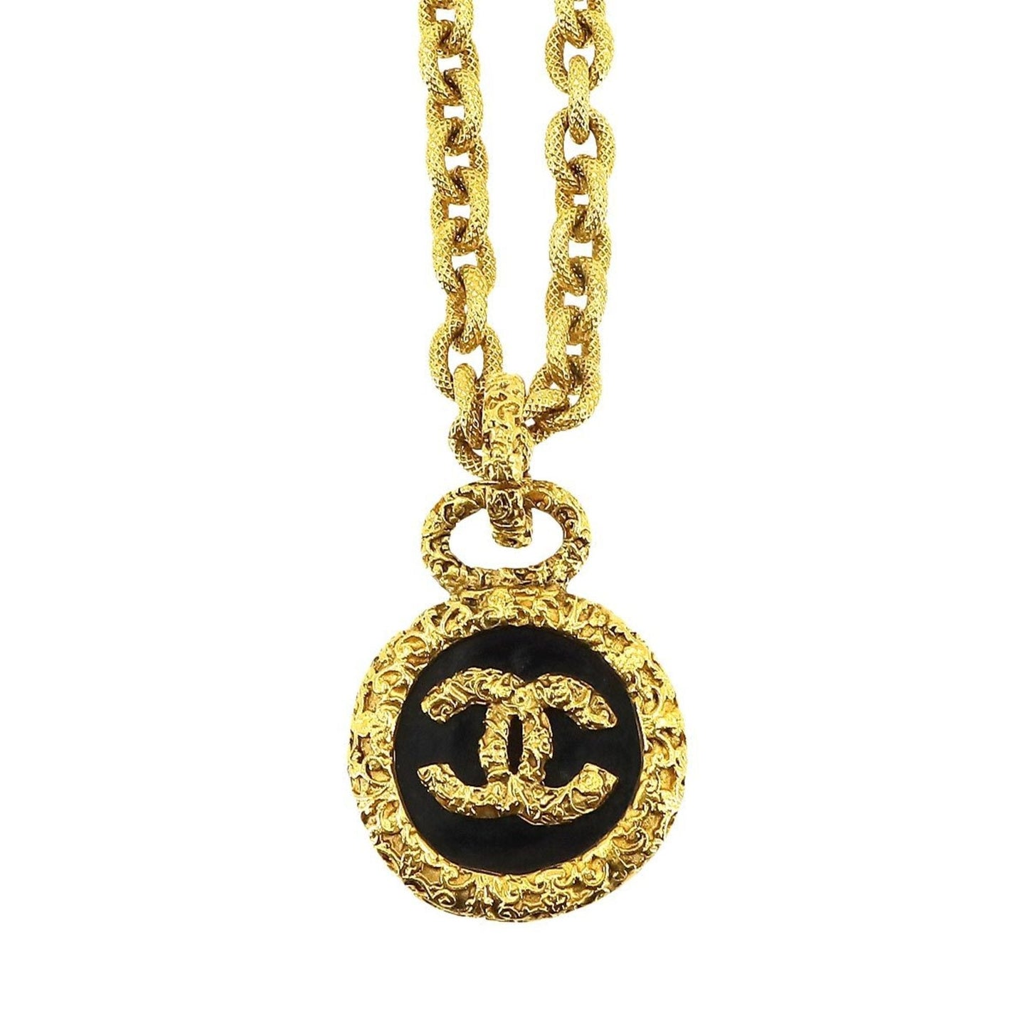 Chanel Medaillon