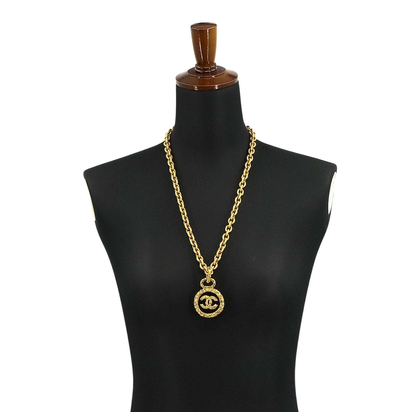 Chanel Medaillon