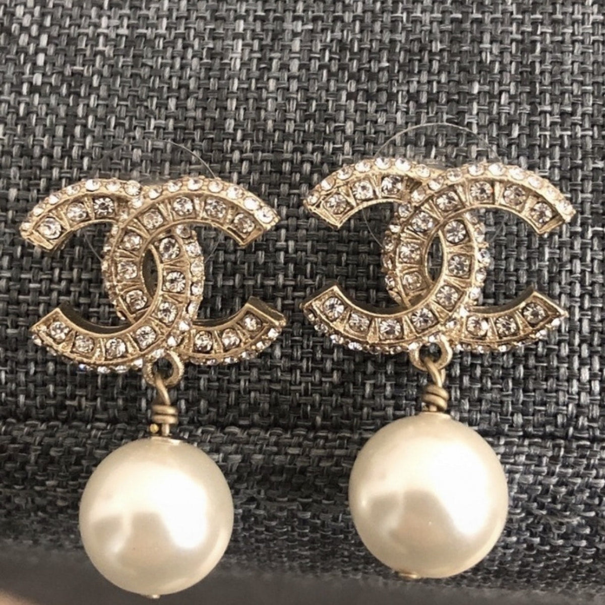 Chanel cc gold metal earrings