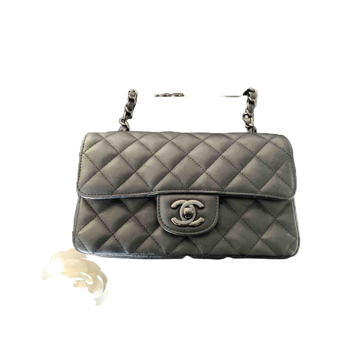 Chanel timeless/classique black leather handbag