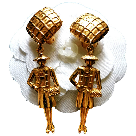 Chanel gold metal earrings