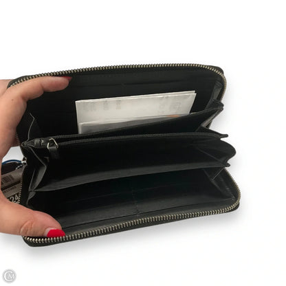 Wallet Luxury Designer By Gucci, Size: Large