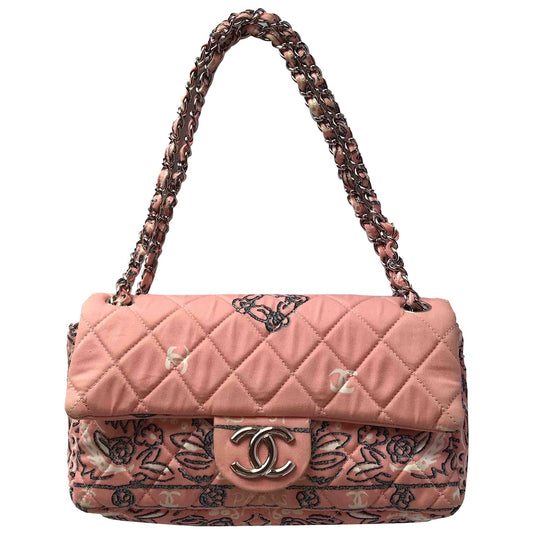 Chanel timeless/classique pink cloth handbag