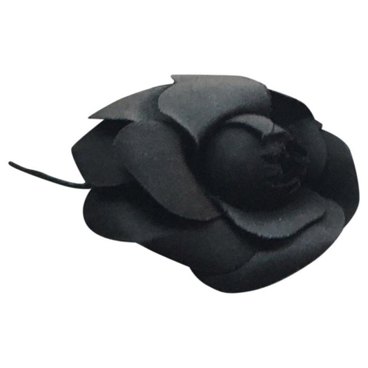Chanel camélia black silk pins & brooches