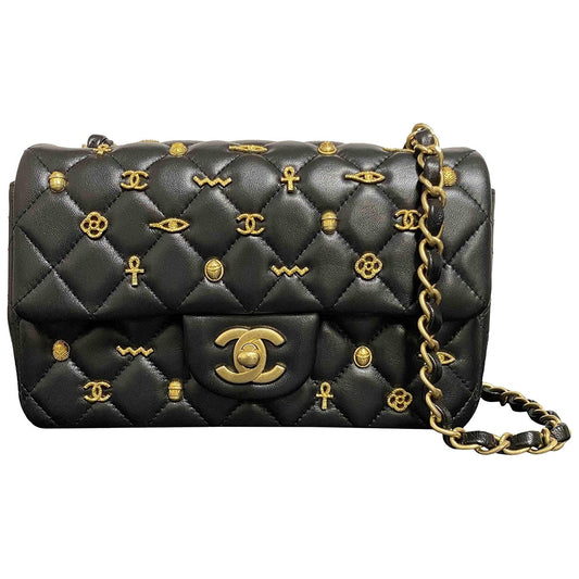 Chanel timeless/classique black leather handbag