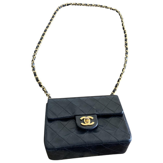 Chanel timeless/classique black leather handbag