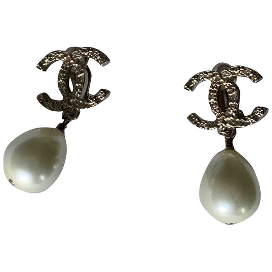 Chanel cc gold metal earrings