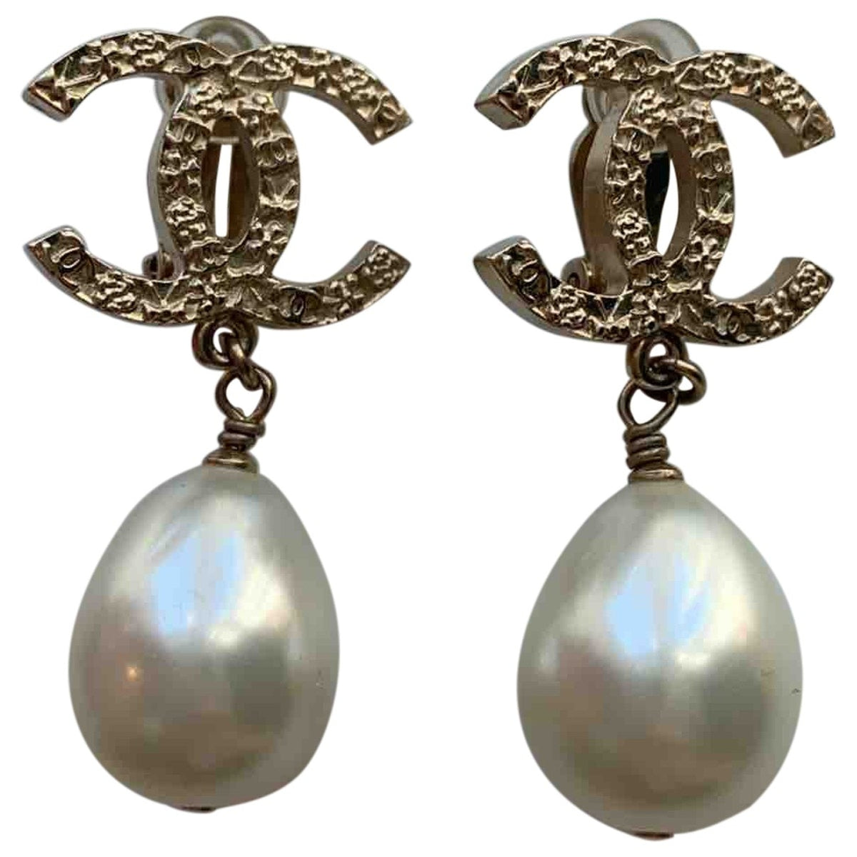 Chanel cc gold metal earrings