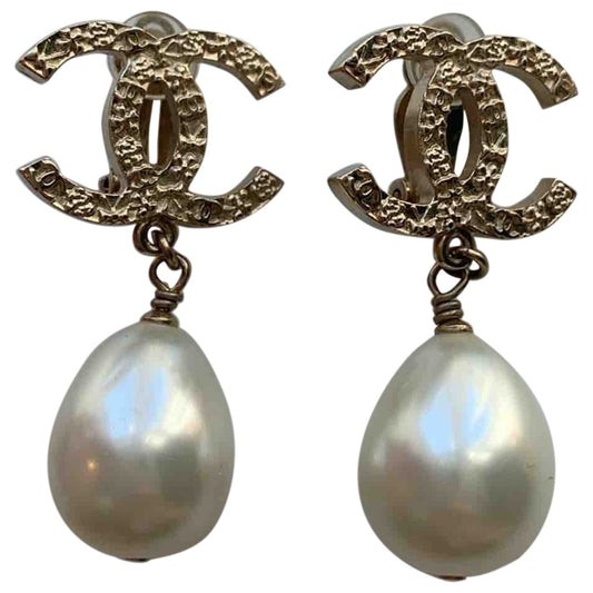 Chanel cc gold metal earrings