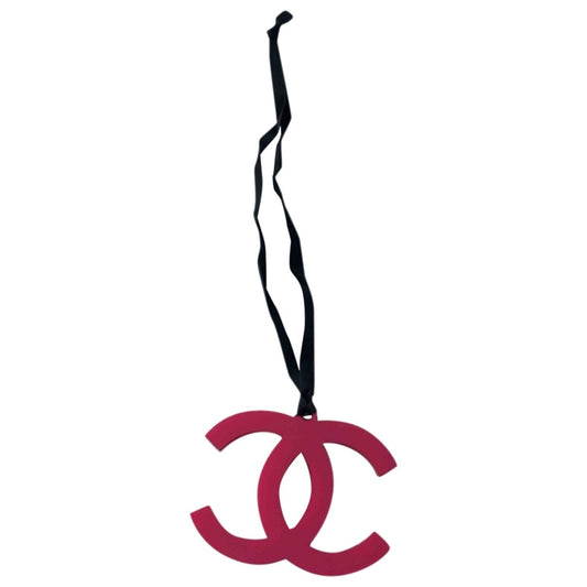Chanel cc pink plastic bag charms