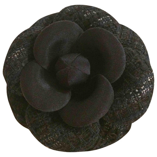Chanel camélia black cloth pins & brooches