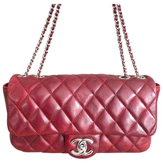 Chanel timeless/classique red leather handbag