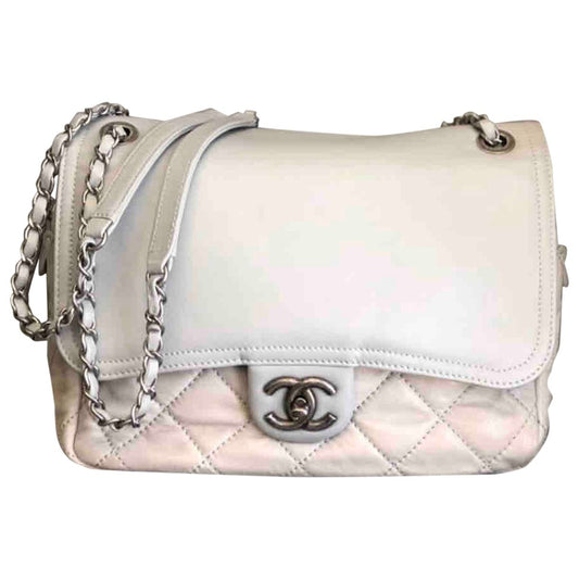 Chanel timeless/classique white leather handbag