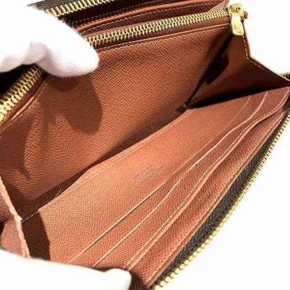 LOUIS VUITTON Zippy wallet