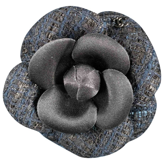 Chanel camélia black silk pins & brooches