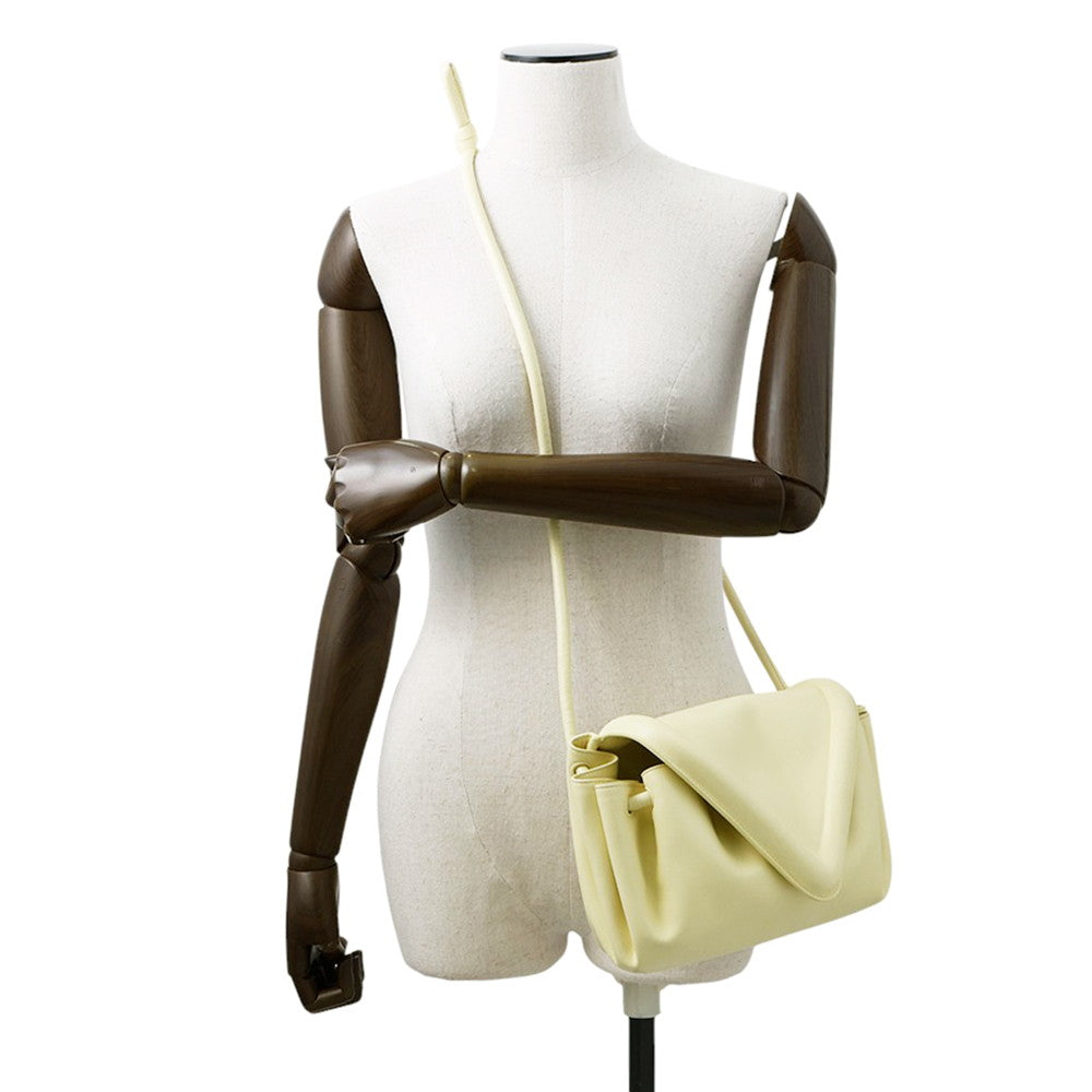 Bottega Veneta BeakSmall Shoulder ice cream658523 Leather