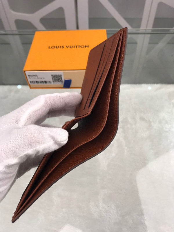 Franco Shops - Louis Vuittons  - 10851