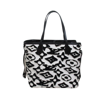 LOUIS VUITTON Neverfull MM Tote