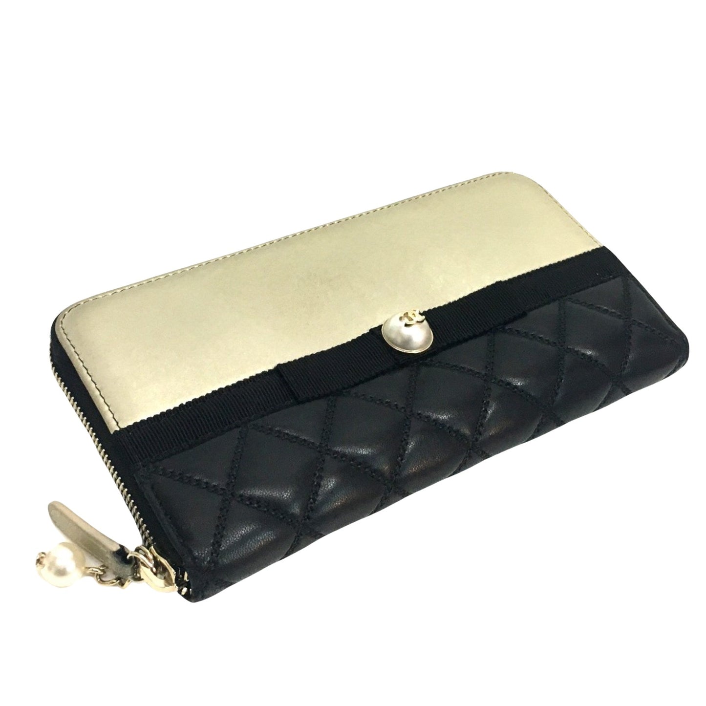CHANEL Matelasse Wallet