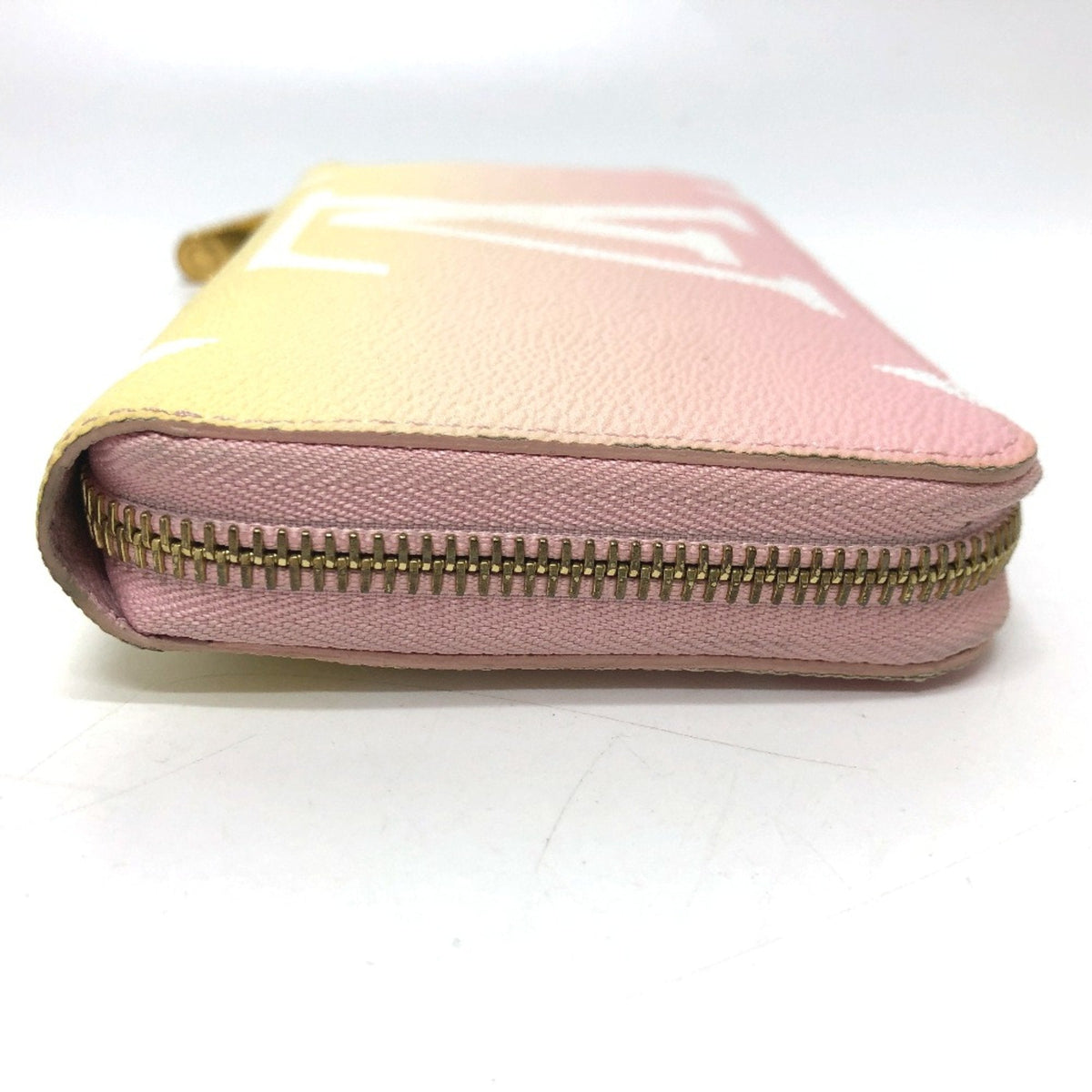 LOUIS VUITTON Zippy wallet