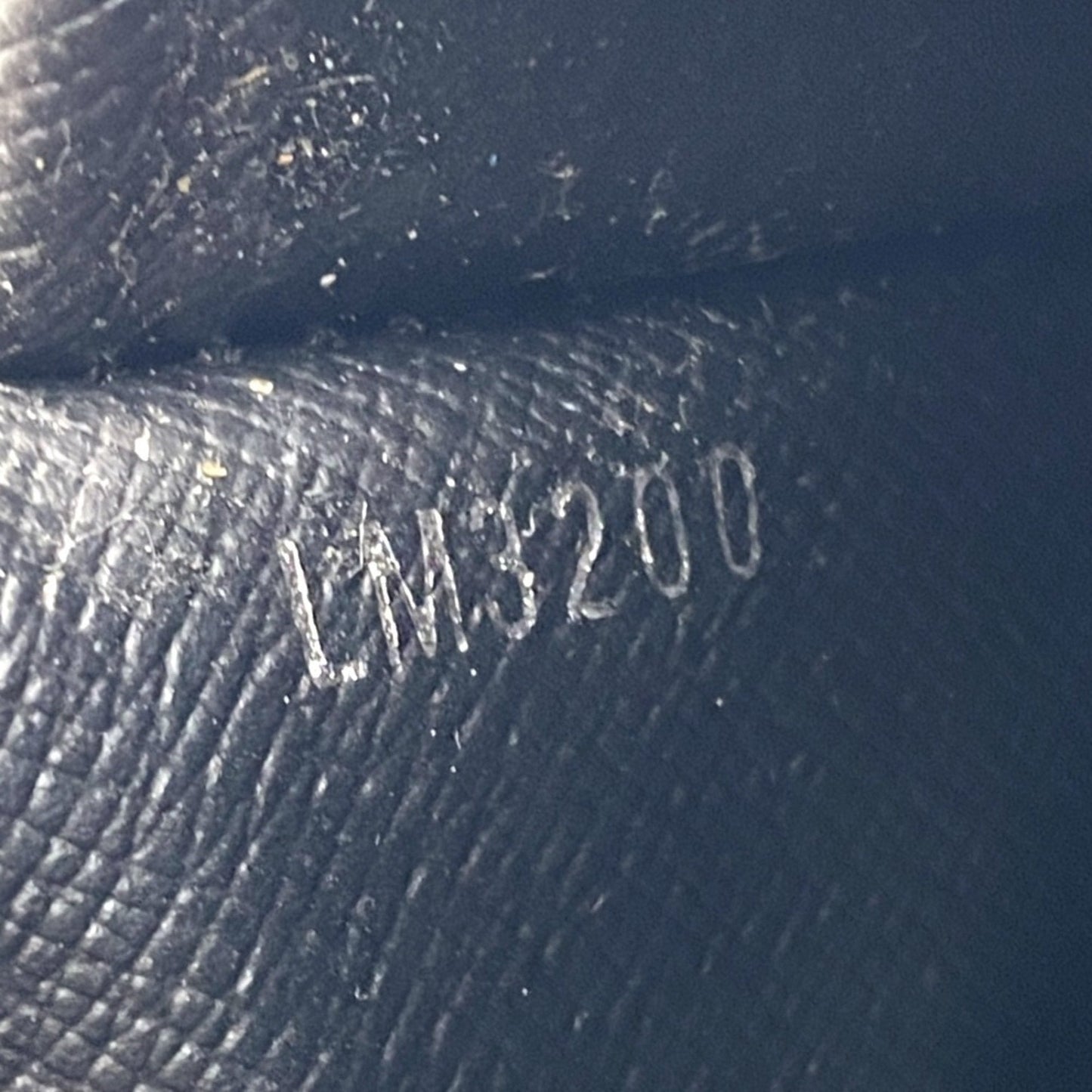 LOUIS VUITTON Zippy Wallet Vertical