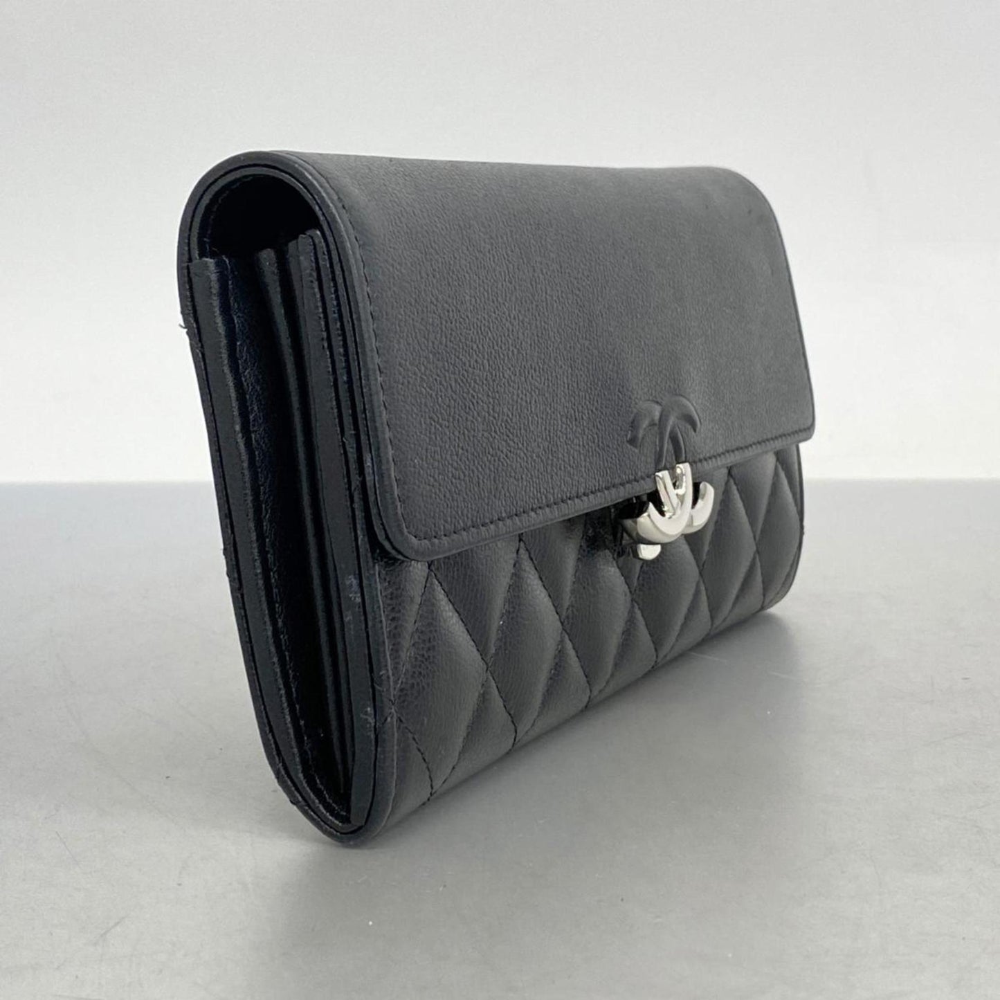 CHANEL Matelasse Wallet