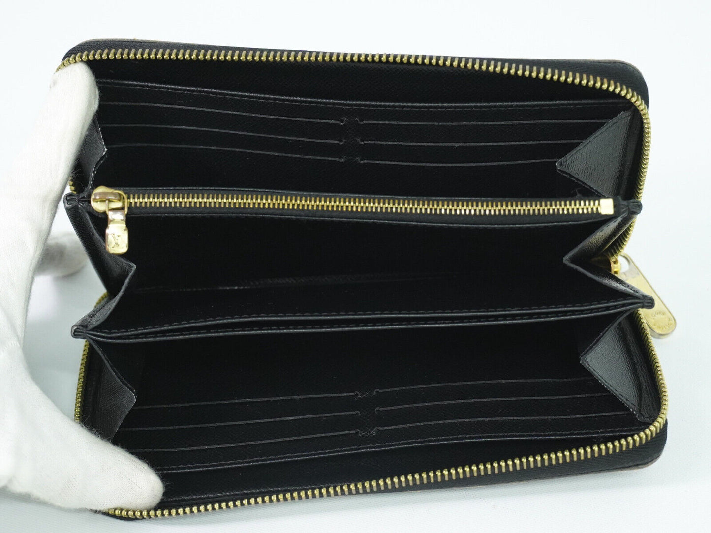 LOUIS VUITTON Zippy wallet