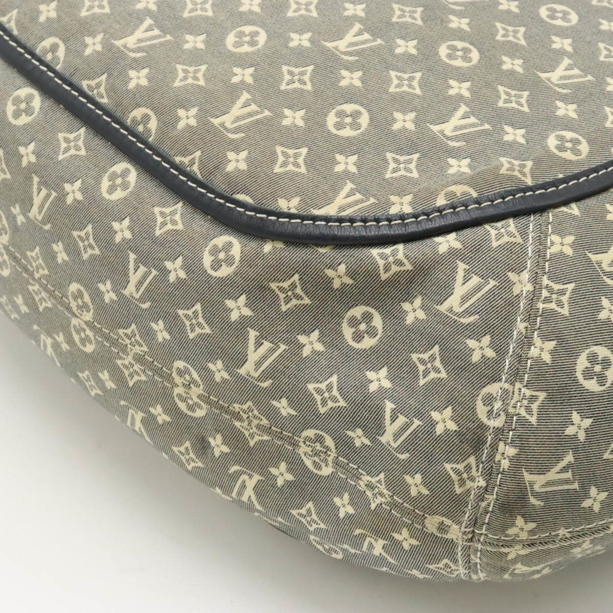 LOUIS VUITTON Romance Shoulder Bag