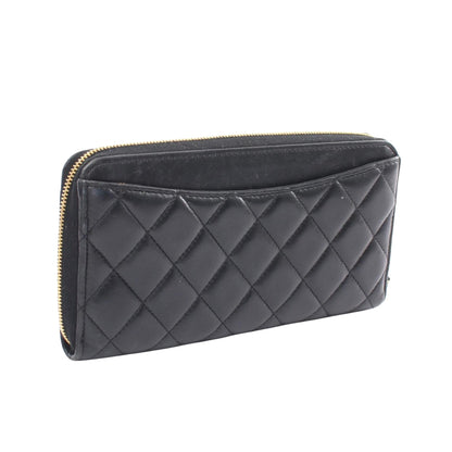 CHANEL Matelasse Wallet