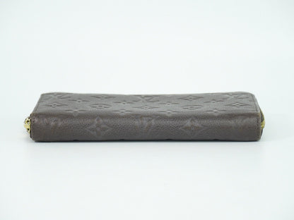 LOUIS VUITTON Zippy wallet
