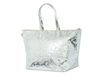 LOUIS VUITTON Bellevue Tote