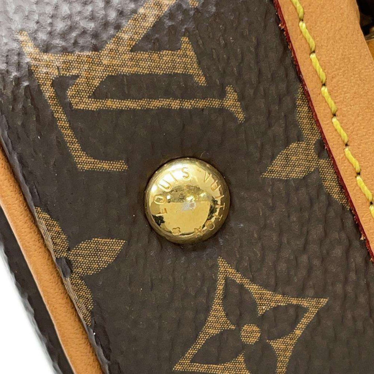 LOUIS VUITTON Petite Boîte À Chapeau Handbag