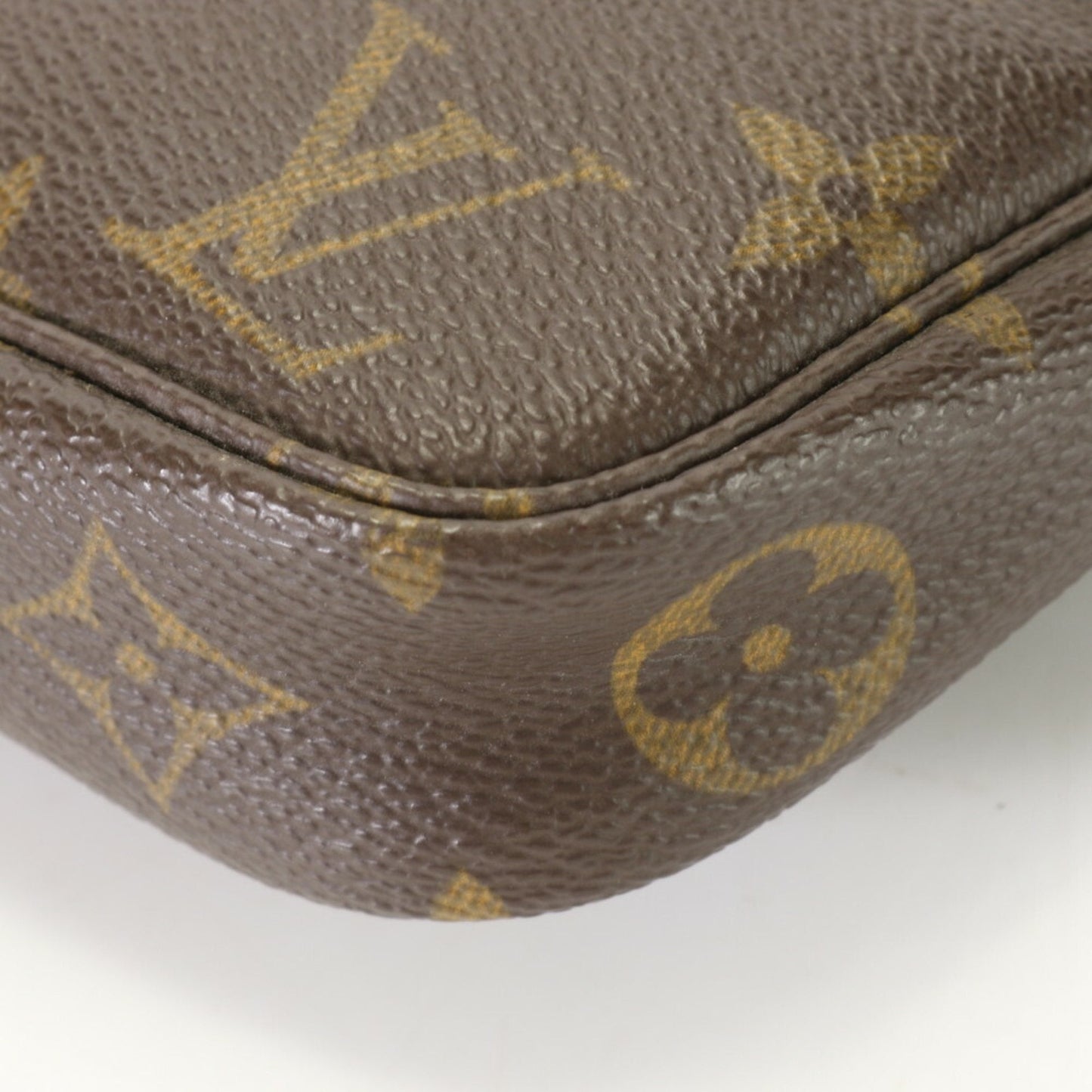 LOUIS VUITTON Pochette accessoires Clutch Bag