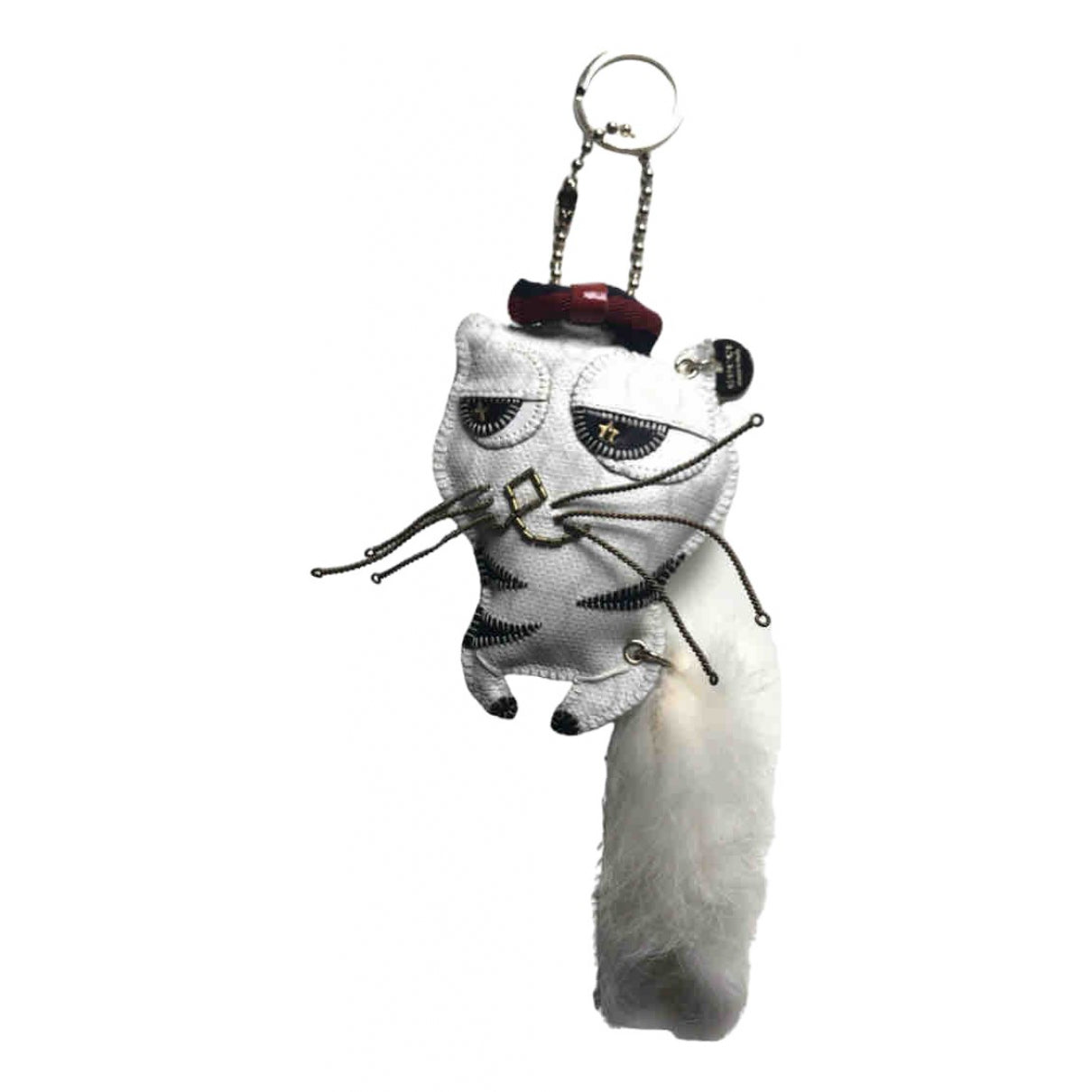 Gucci white cloth bag charms
