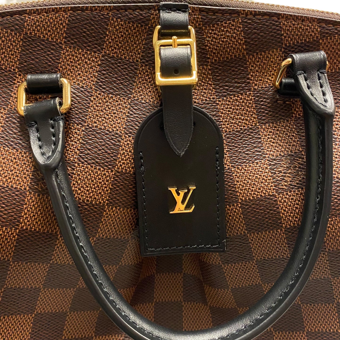 Handbag Luxury Designer By Louis Vuitton  Size: Medium