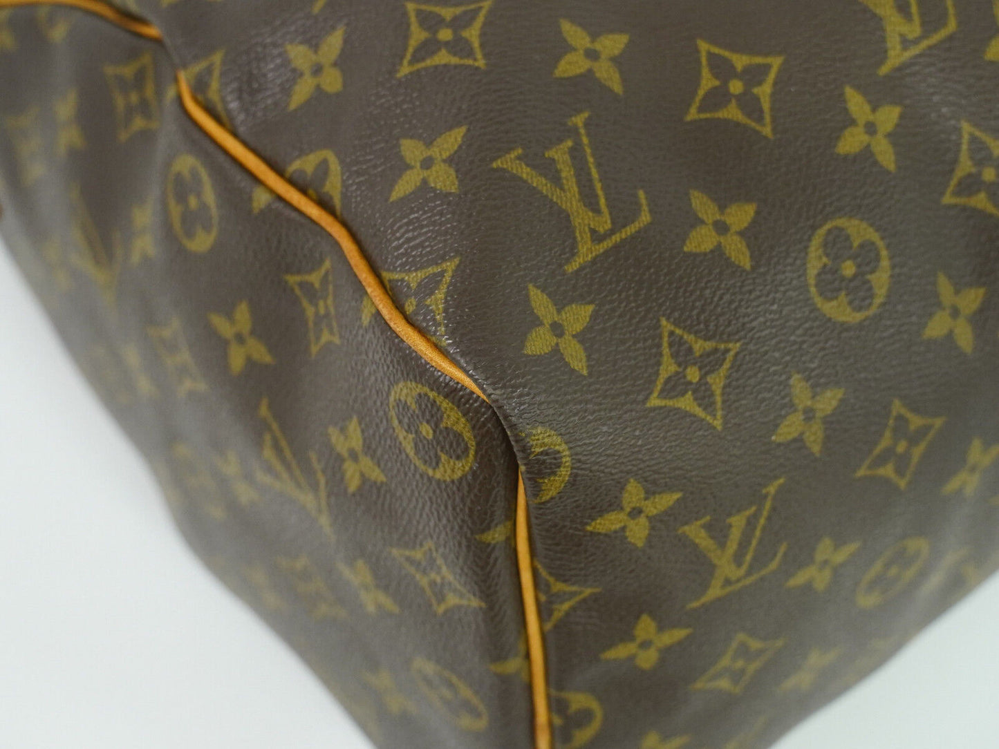 LOUIS VUITTON Speedy 40 Handbag