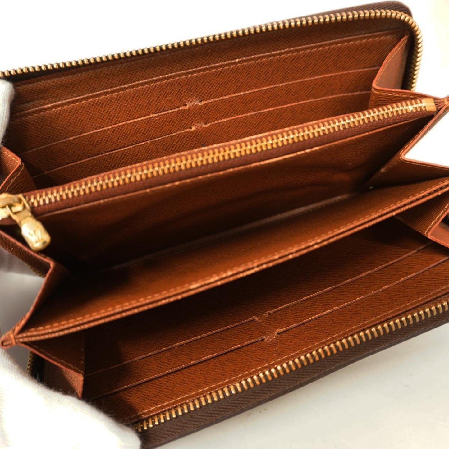 LOUIS VUITTON Zippy wallet
