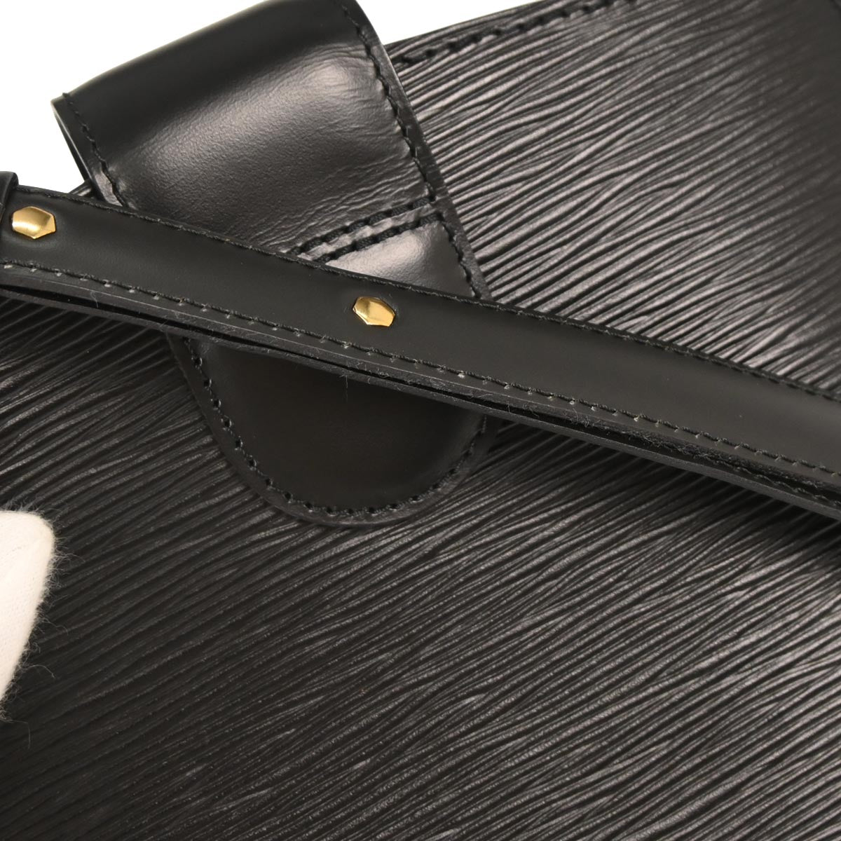 Louis Vuitton 1995 Black Epi Cluny Shoulder Bag M52252