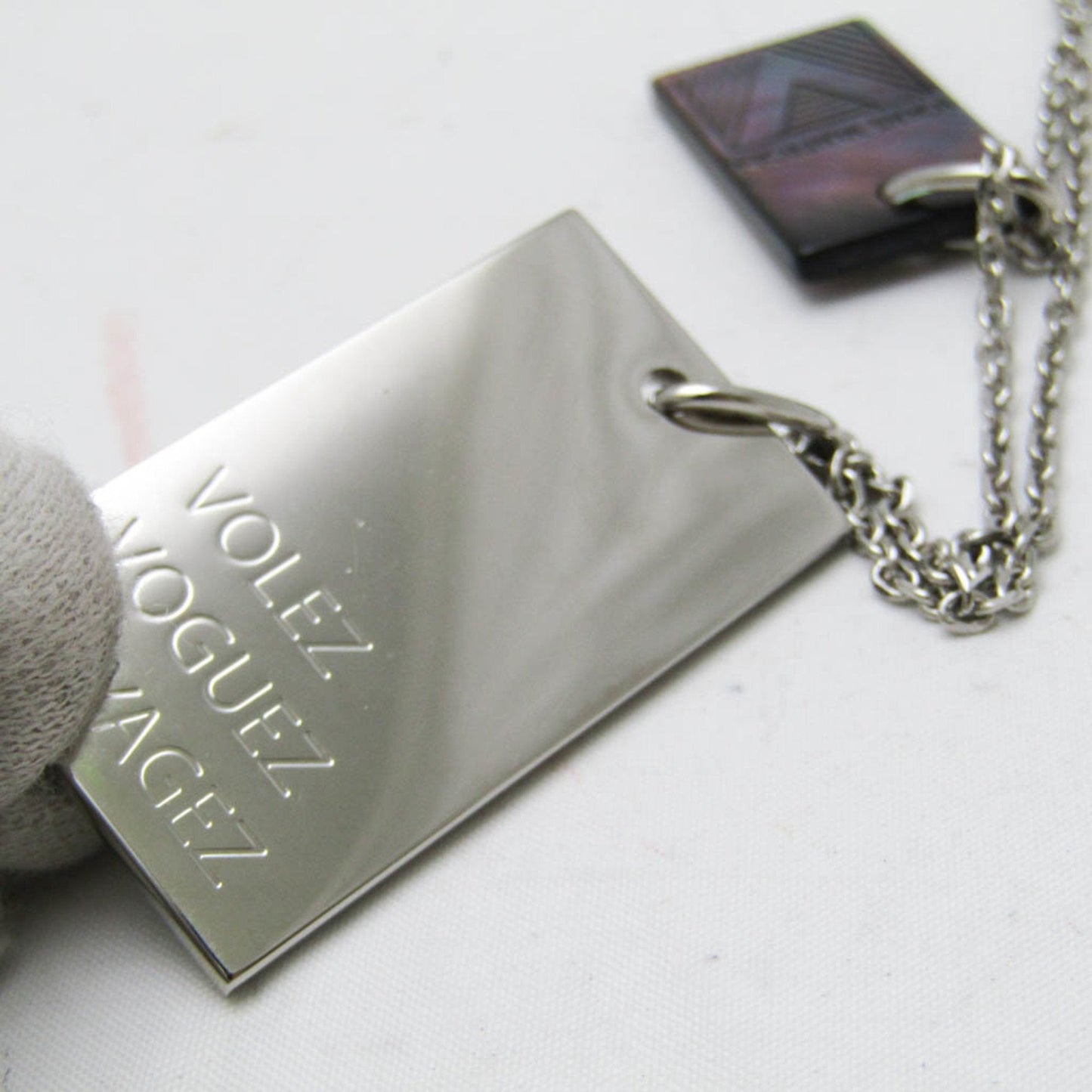 LOUIS VUITTON Voyage Necklace