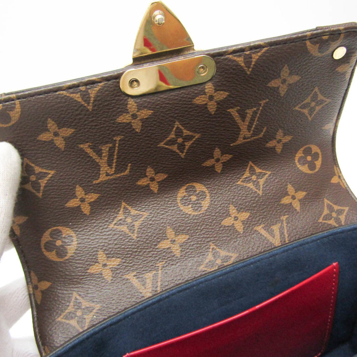 LOUIS VUITTON Wynwood Shoulder Bag