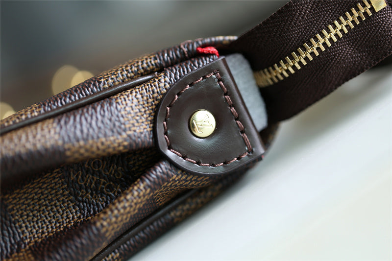 Franco Shops - Louis Vuittons  - 9377