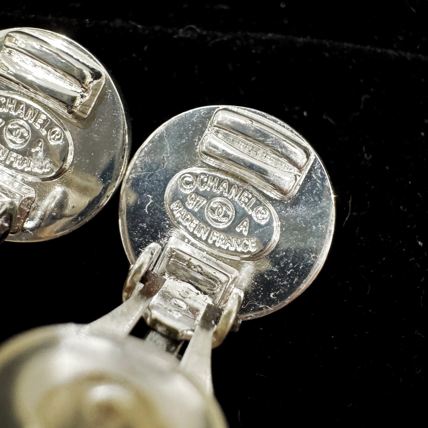 Chanel Vintage Ear clip